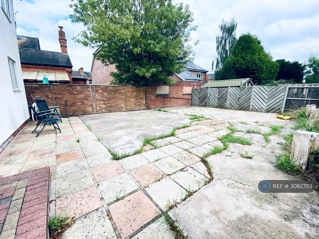 7 bedroom semi-detached house for rent