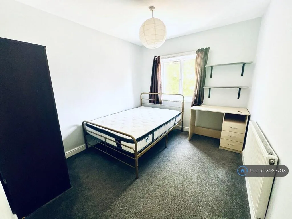7 bedroom semi-detached house for rent