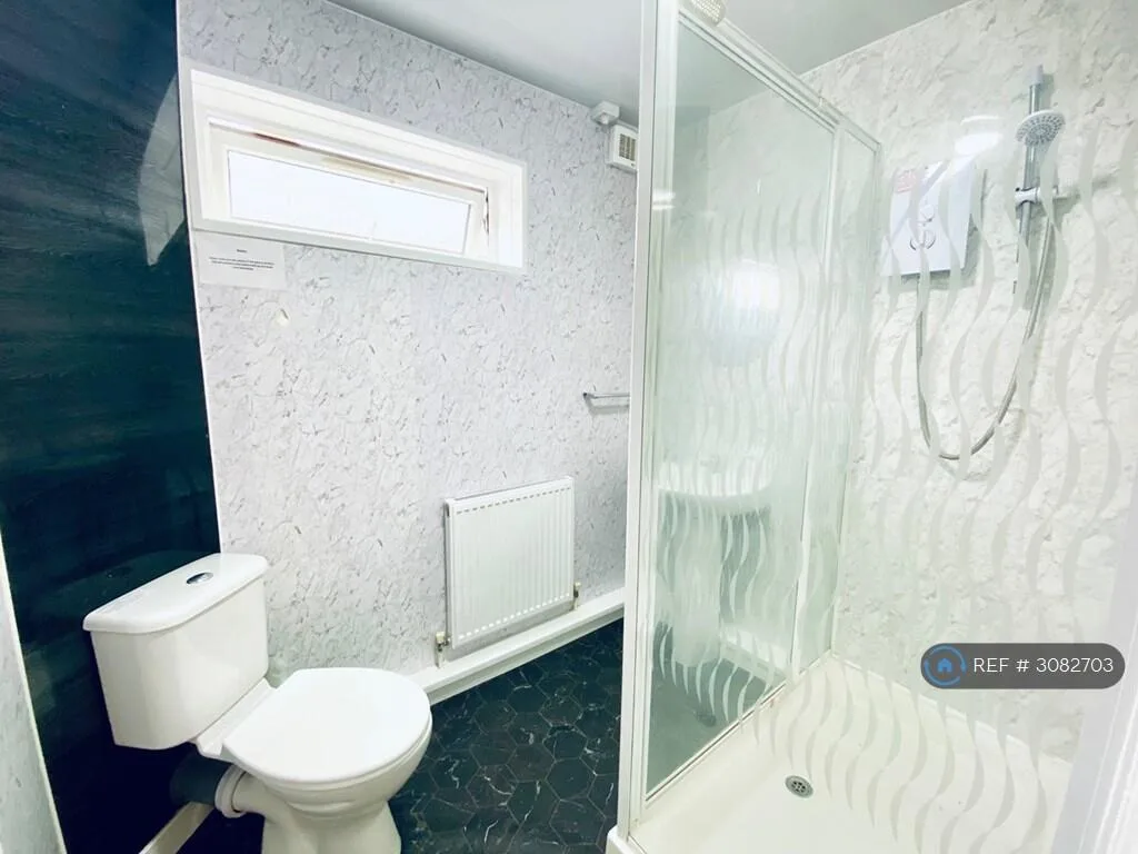 7 bedroom semi-detached house for rent