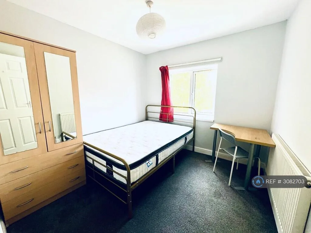7 bedroom semi-detached house for rent