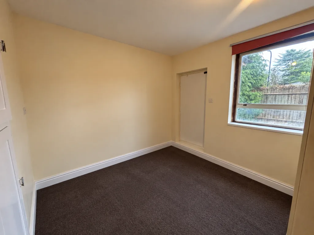 6 bedroom semi-detached house for rent