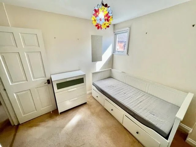 5 bedroom terraced house for rent