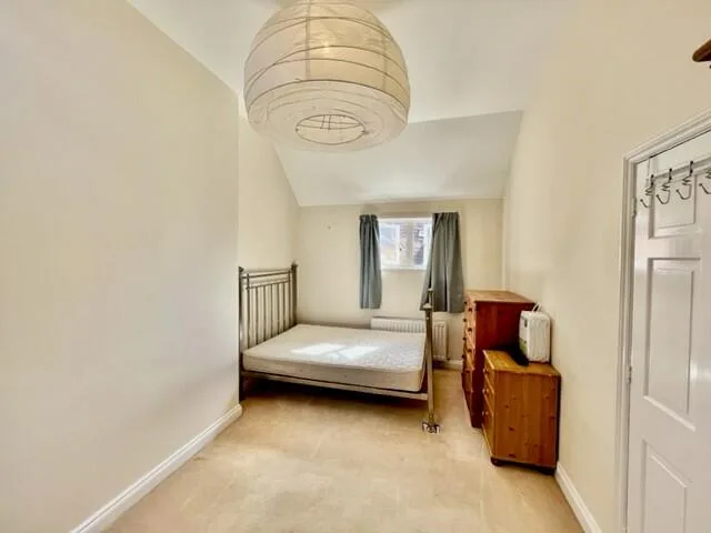 5 bedroom terraced house for rent