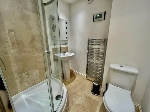 5 bedroom terraced house for rent
