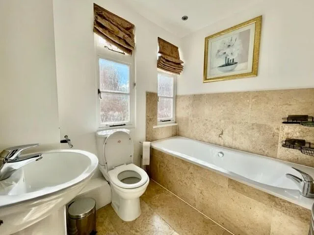 5 bedroom terraced house for rent