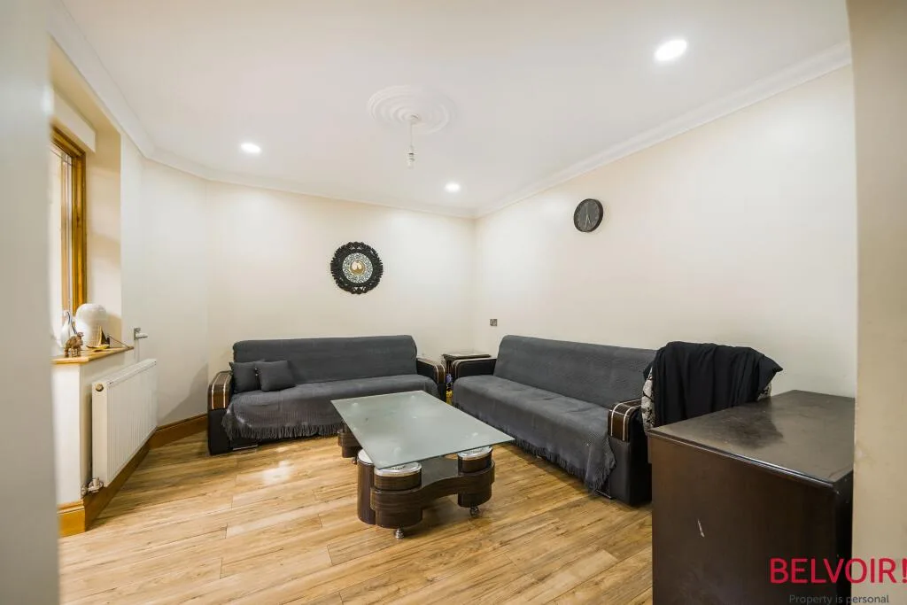 3 bedroom semi-detached house for rent