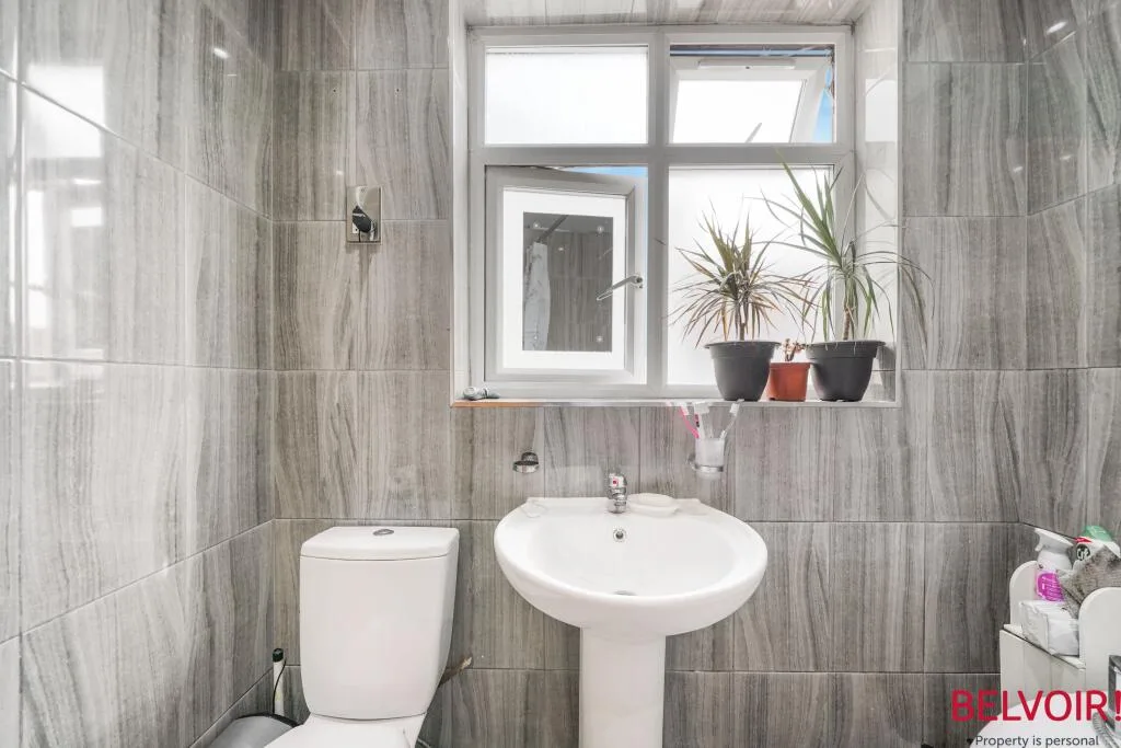 3 bedroom semi-detached house for rent