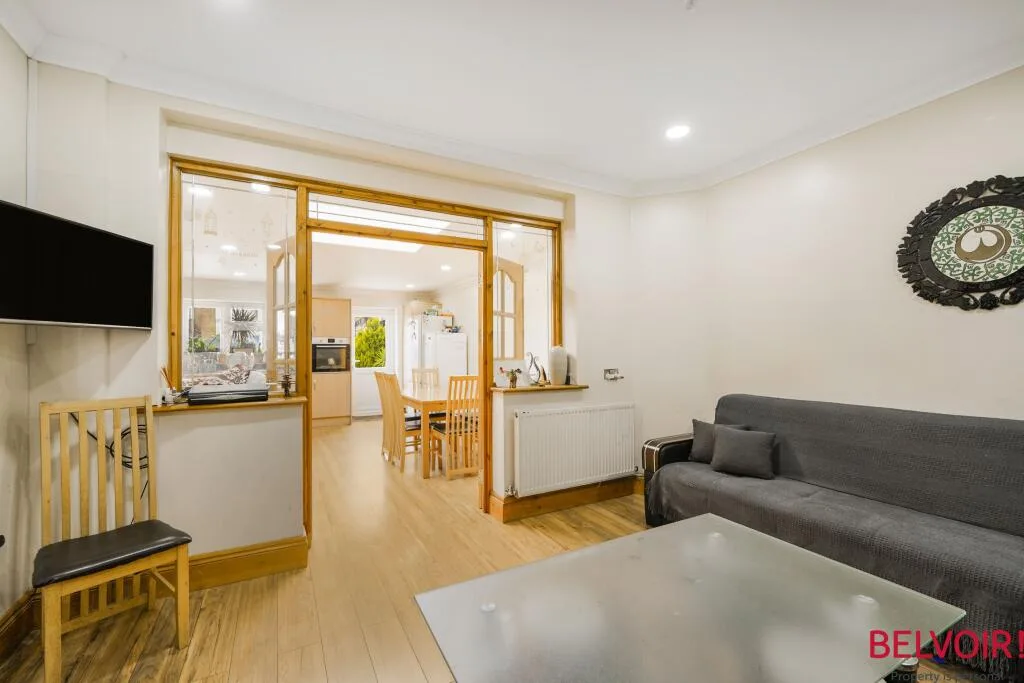 3 bedroom semi-detached house for rent