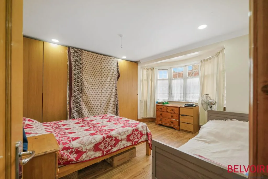 3 bedroom semi-detached house for rent