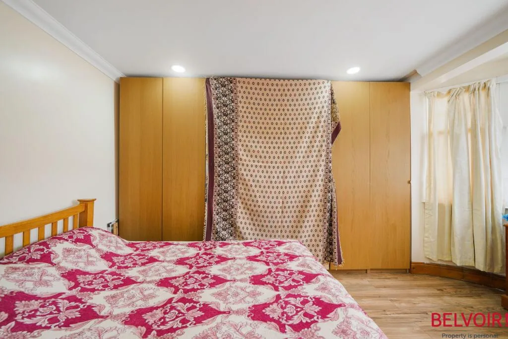 3 bedroom semi-detached house for rent