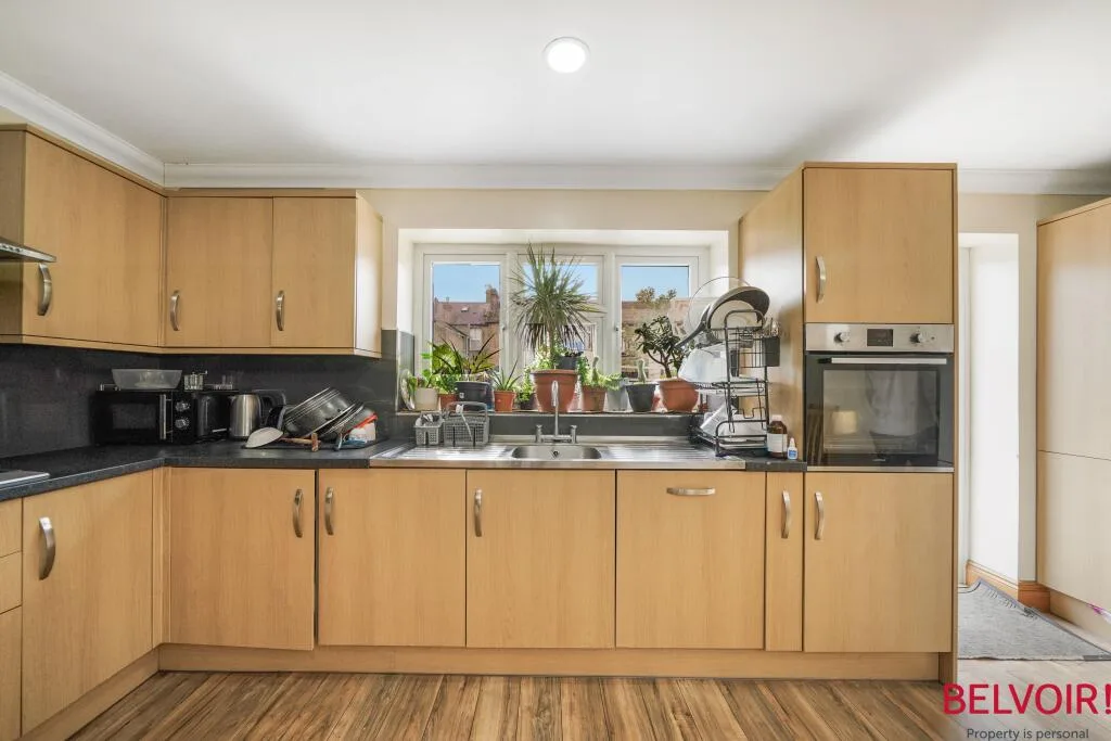 3 bedroom semi-detached house for rent