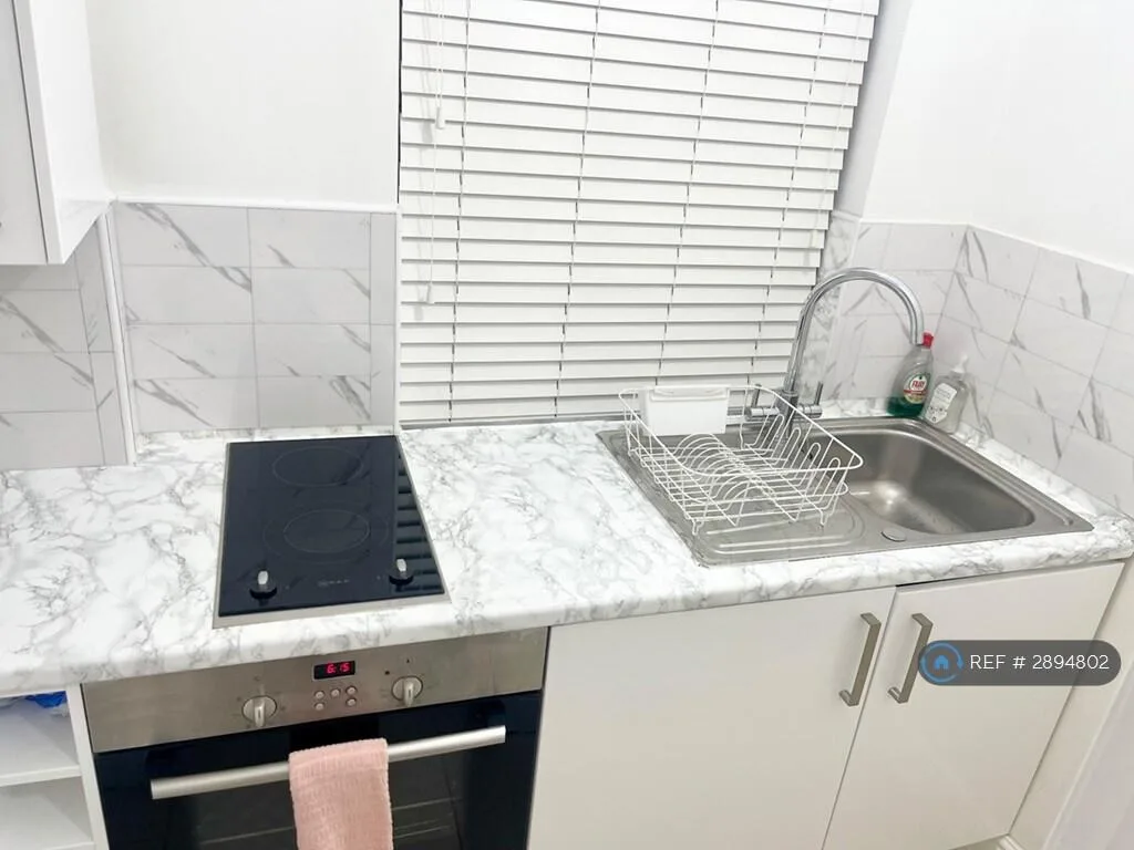 Studio flat for rent