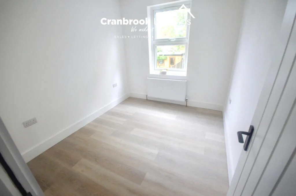5 bedroom terraced house for rent