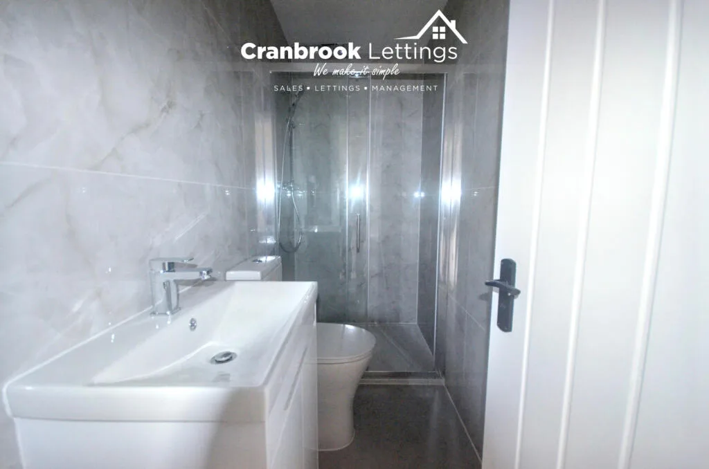 5 bedroom terraced house for rent