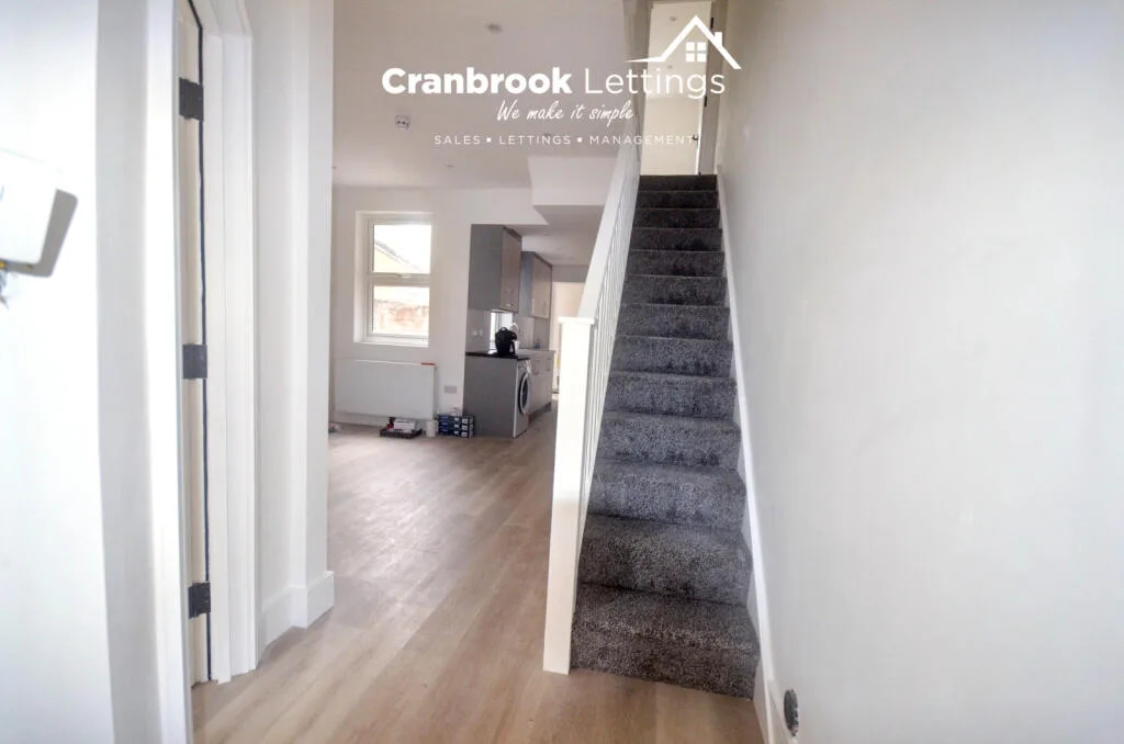 5 bedroom terraced house for rent