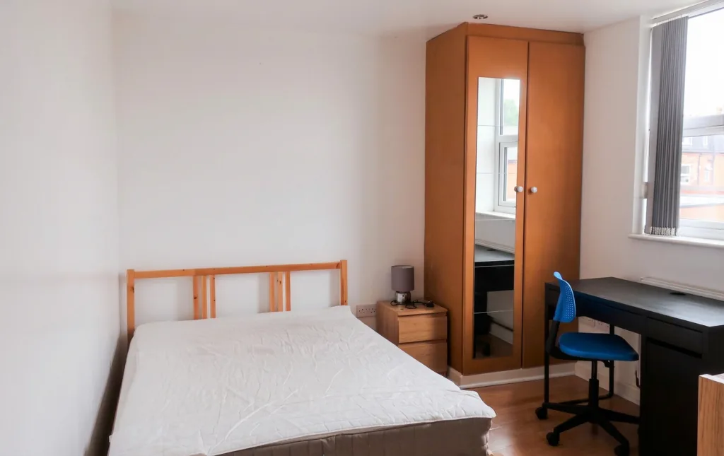 6 bedroom house for rent