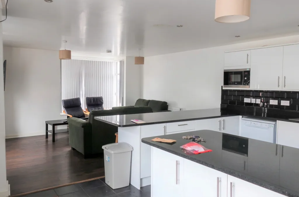 6 bedroom house for rent