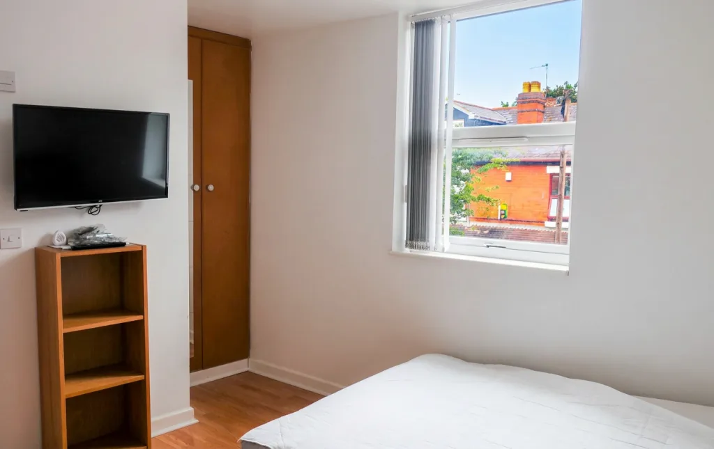 6 bedroom house for rent