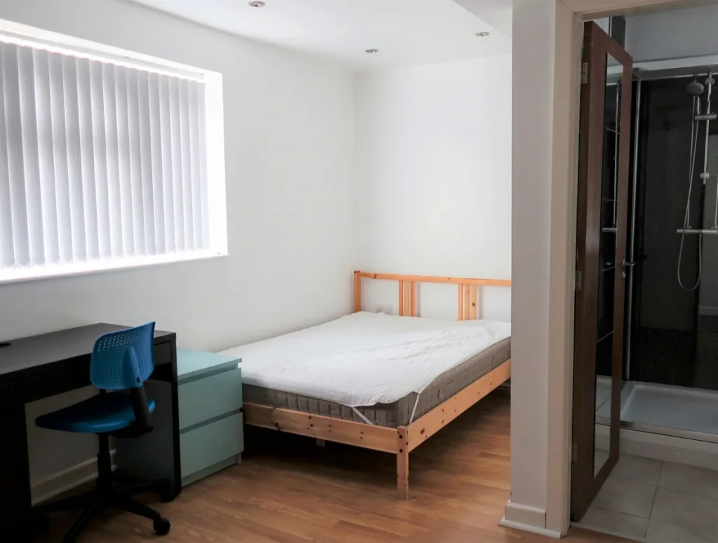6 bedroom house for rent
