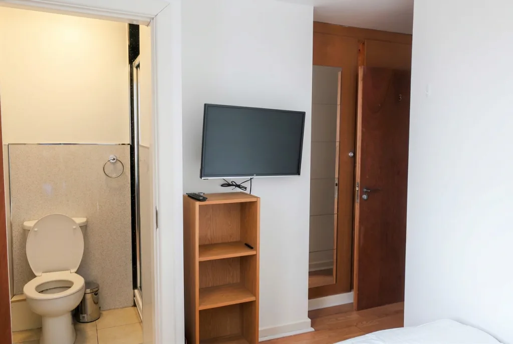 6 bedroom house for rent