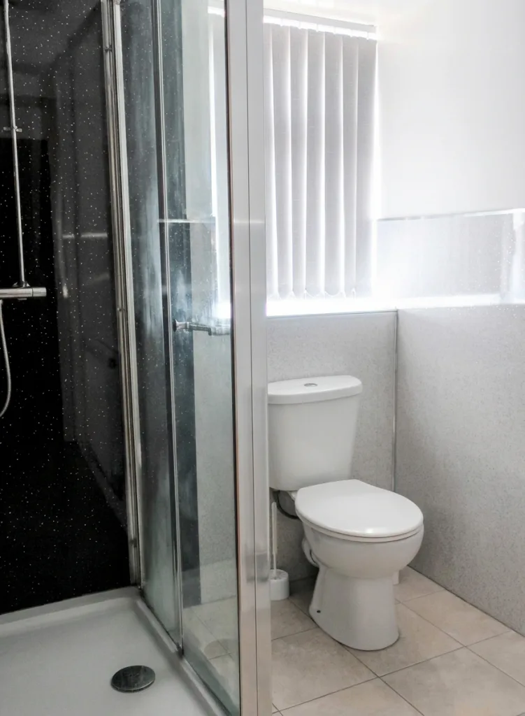 6 bedroom house for rent