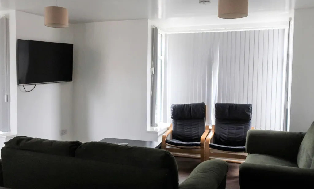 6 bedroom house for rent