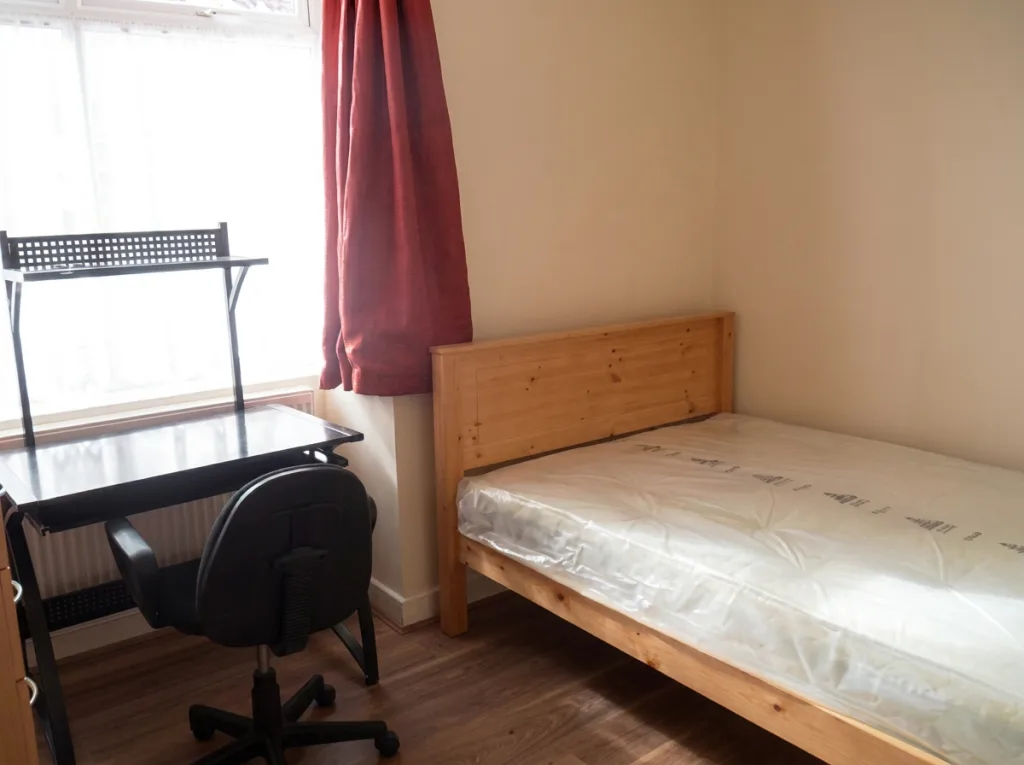 6 bedroom house for rent