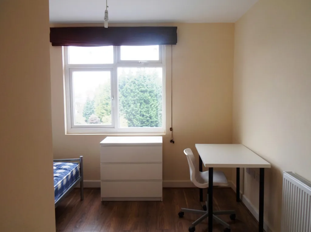 6 bedroom house for rent