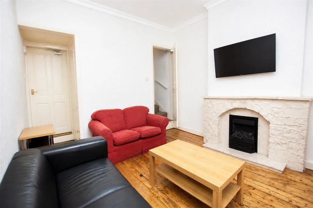 4 bedroom terraced house for rent