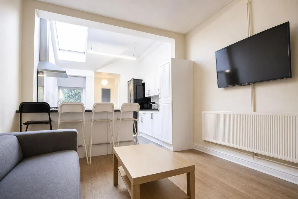 5 bedroom house for rent