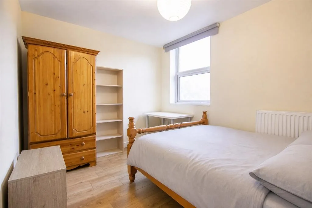 5 bedroom house for rent