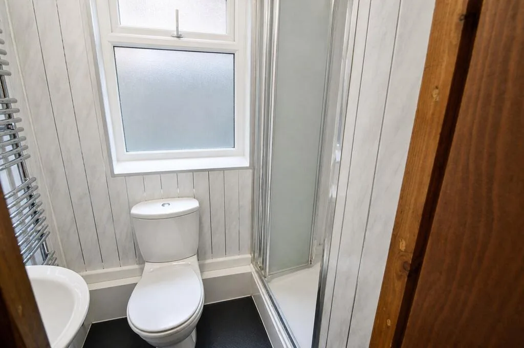 6 bedroom house for rent