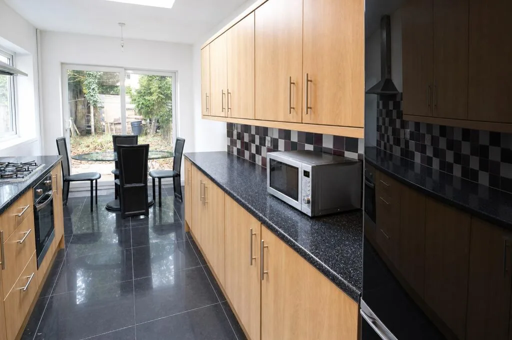 6 bedroom house for rent