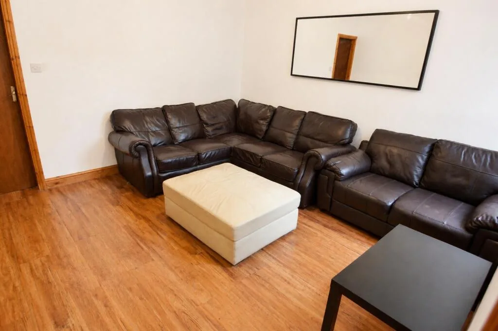 6 bedroom house for rent