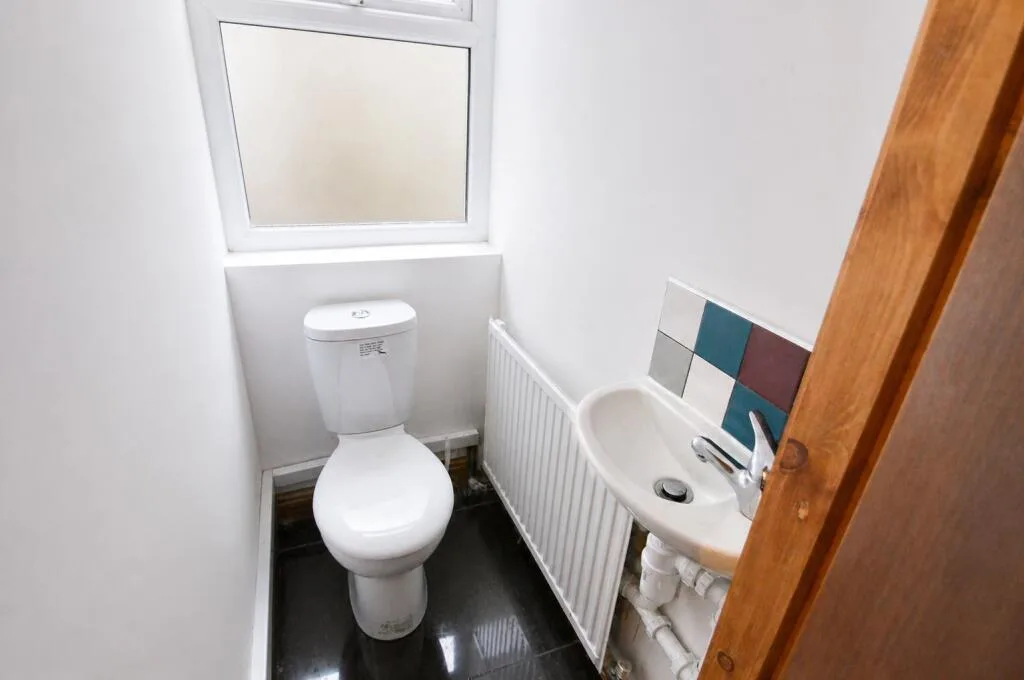 6 bedroom house for rent