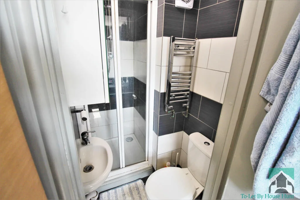8 bedroom terraced house for rent