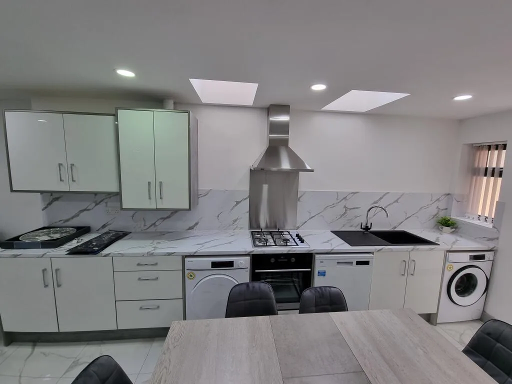 8 bedroom terraced house for rent