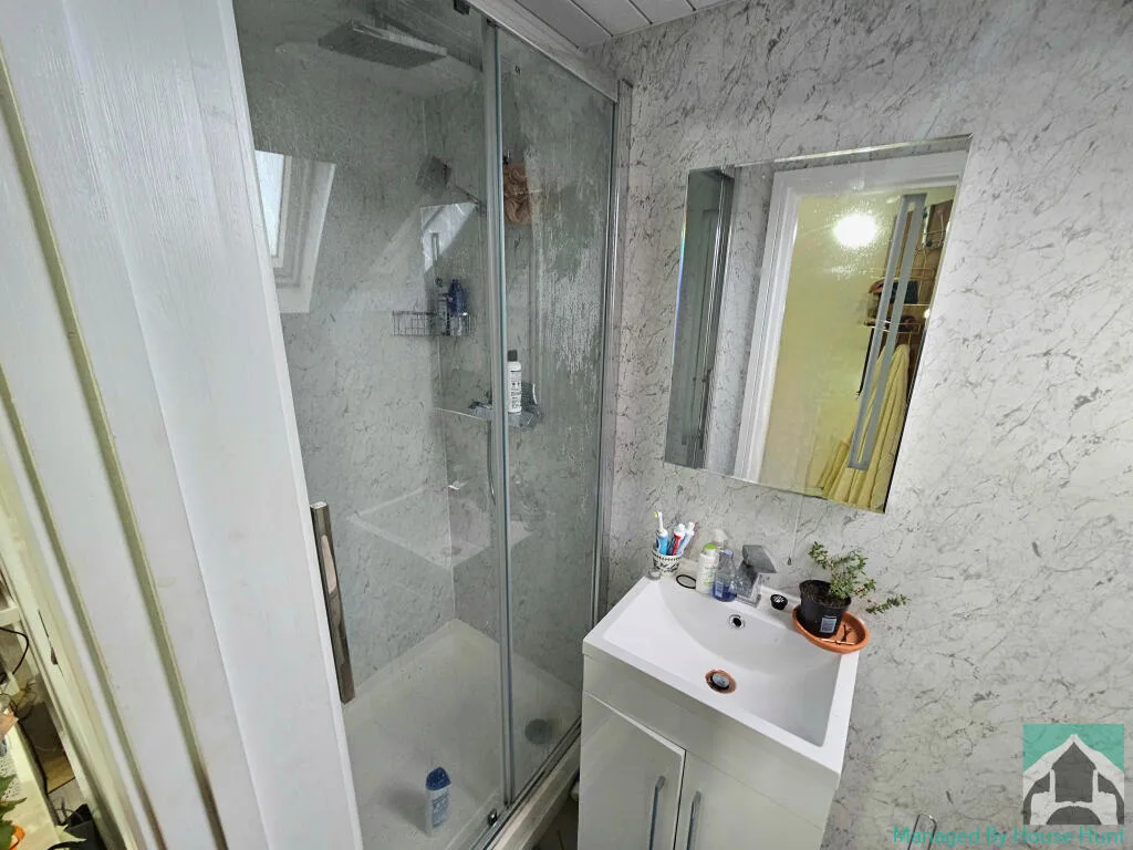 8 bedroom house for rent