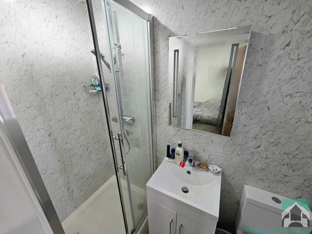 8 bedroom house for rent