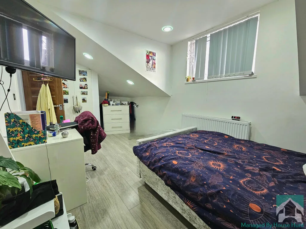 8 bedroom house for rent