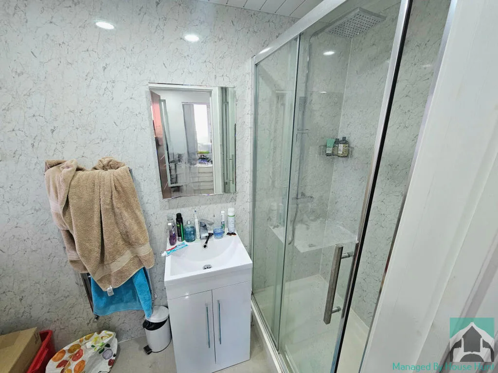8 bedroom house for rent