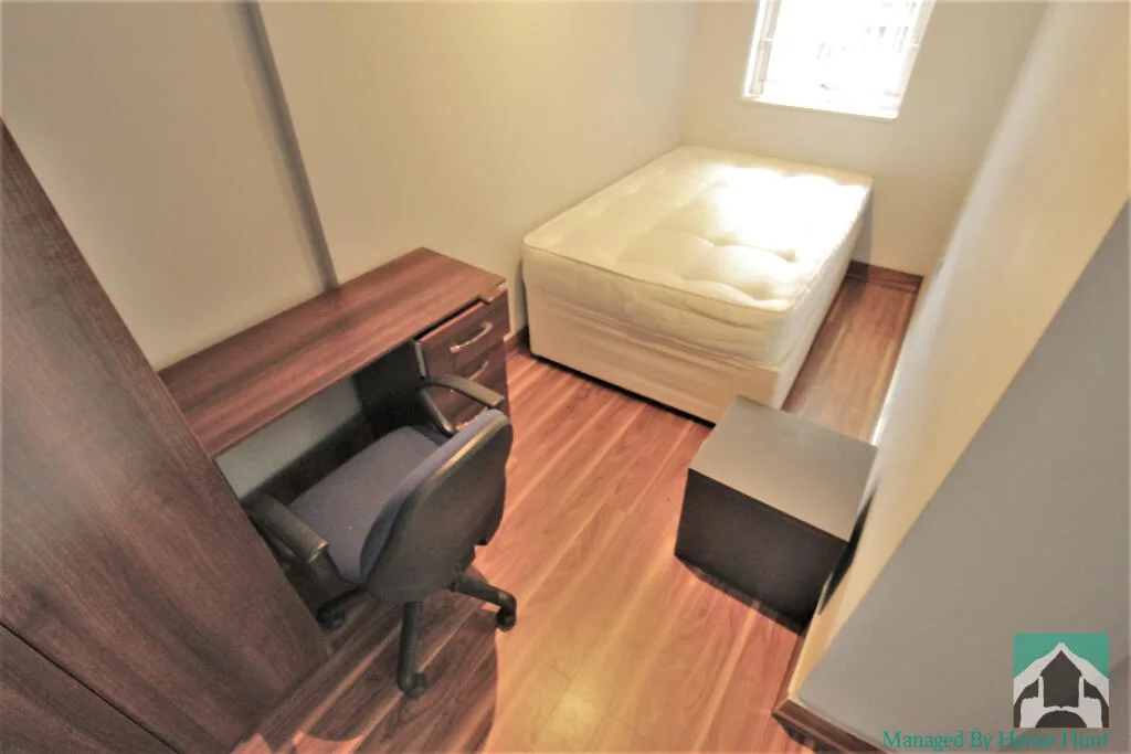 8 bedroom house for rent