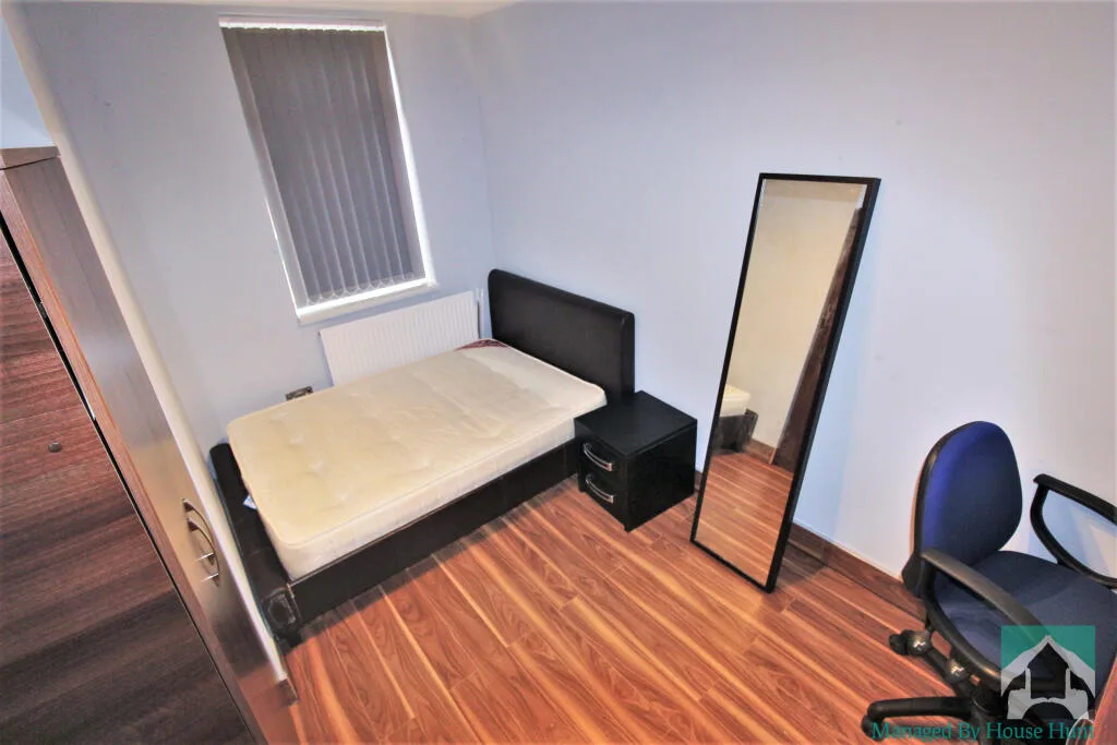 8 bedroom house for rent