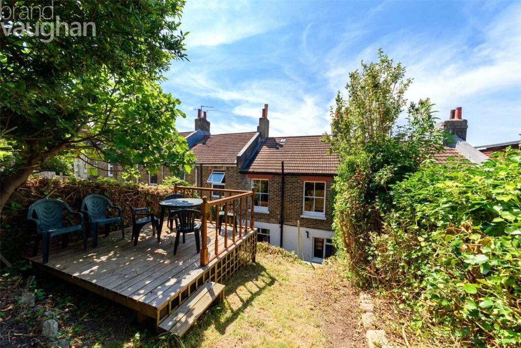 4 bedroom terraced house for rent