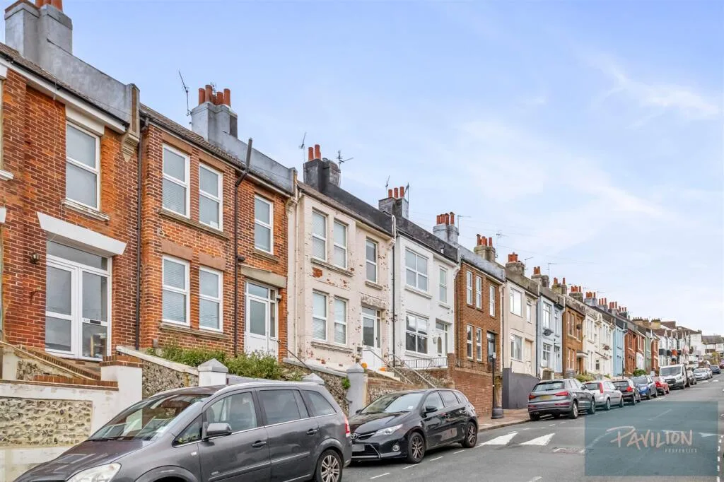 4 bedroom terraced house for rent