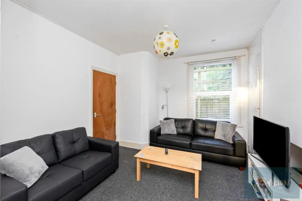 4 bedroom terraced house for rent