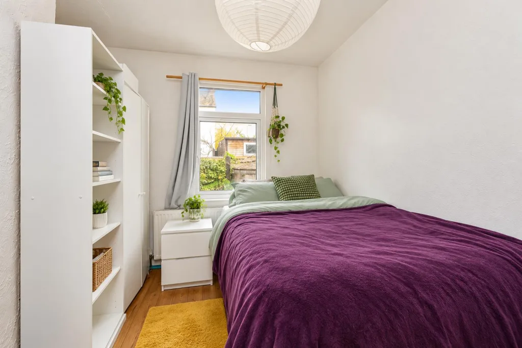 4 bedroom end of terrace house for rent