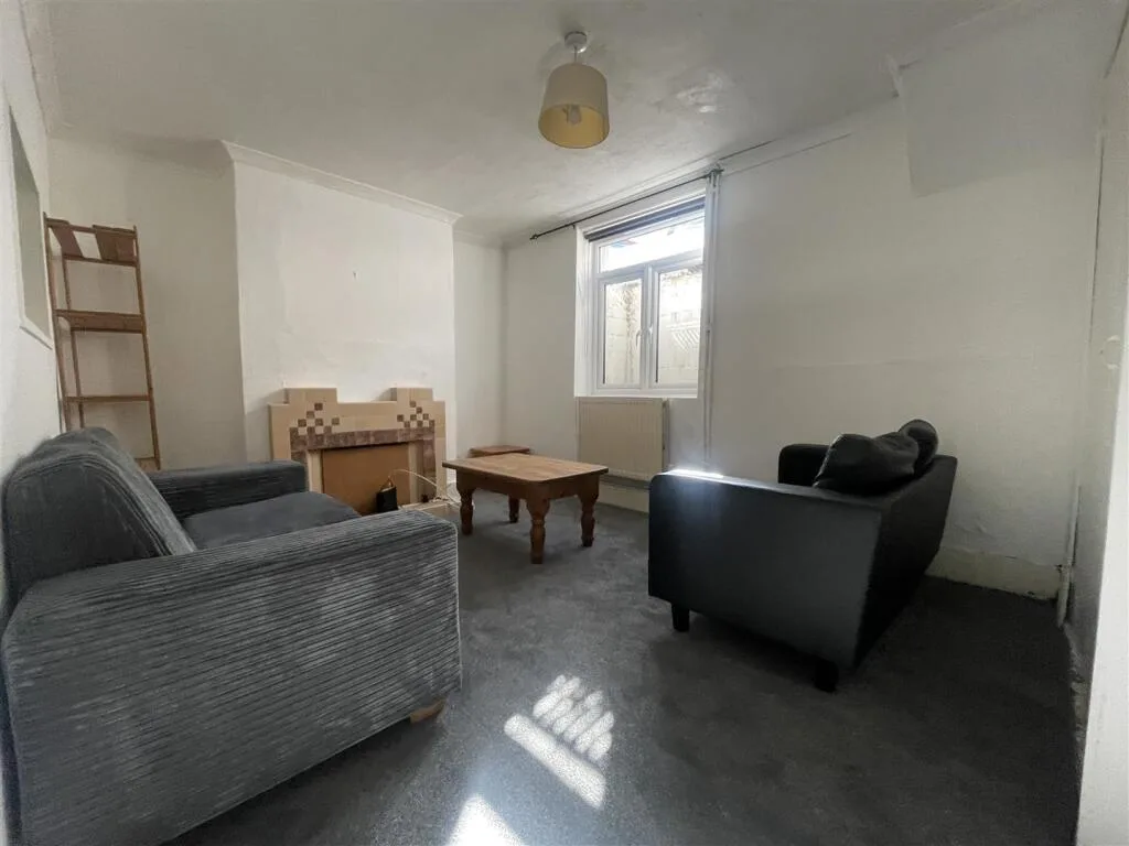 4 bedroom terraced house for rent