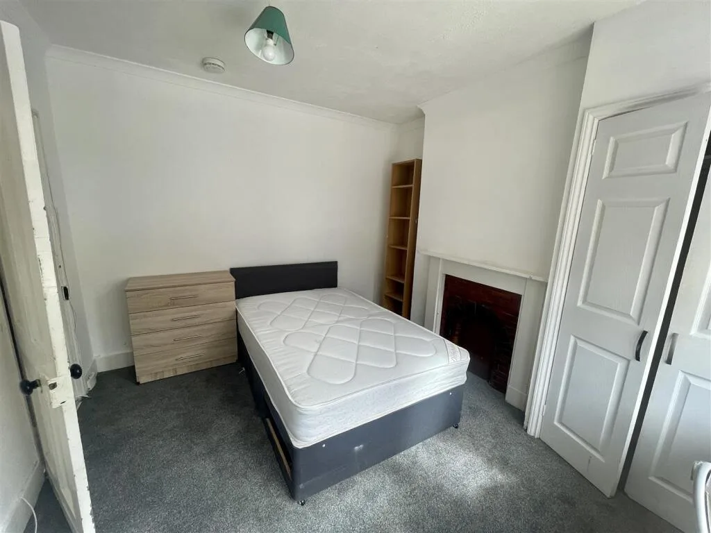 4 bedroom terraced house for rent