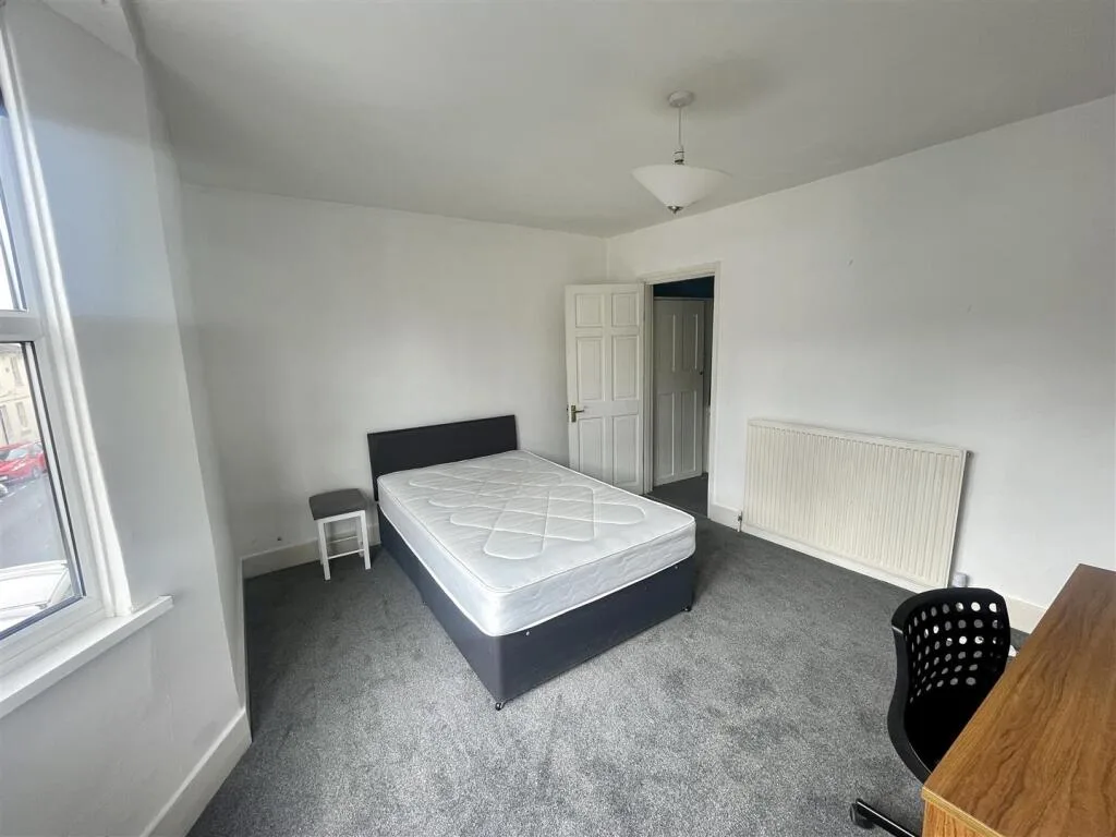 4 bedroom terraced house for rent